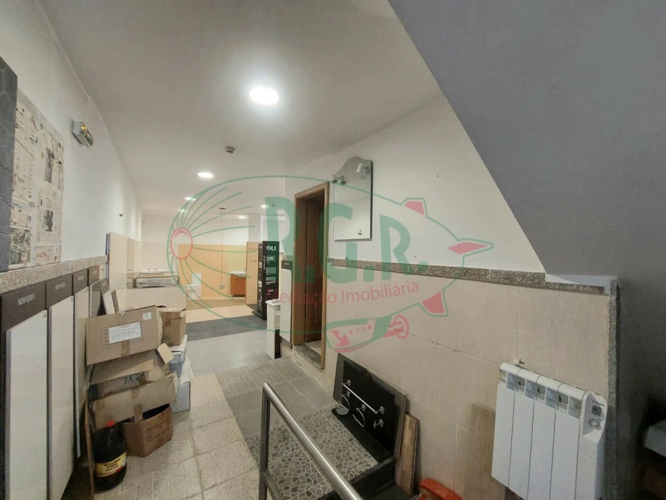 Loja para Venda em Custóias, Leça do Balio e Guifões Foto 4