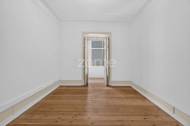 Apartamento T6 para Venda em Avenidas Novas Foto 27
