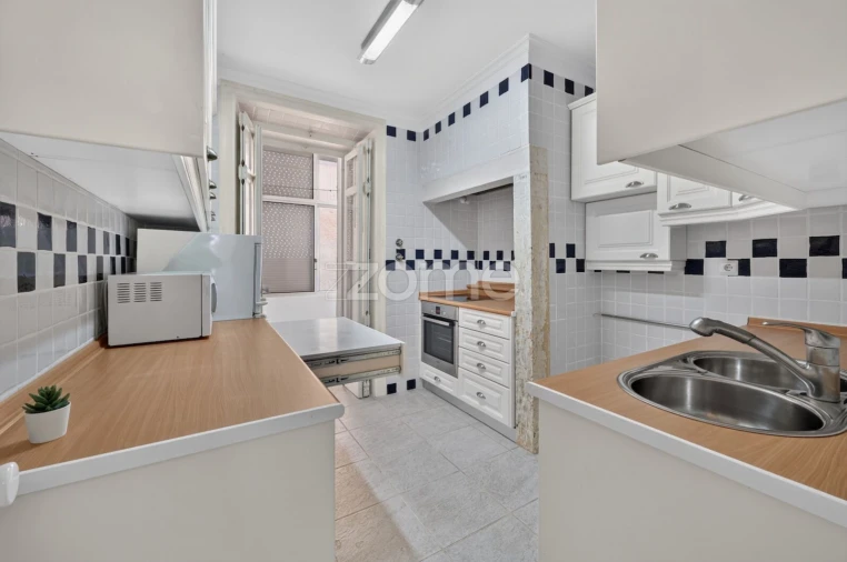 Apartamento T6 para Venda em Avenidas Novas Foto 40