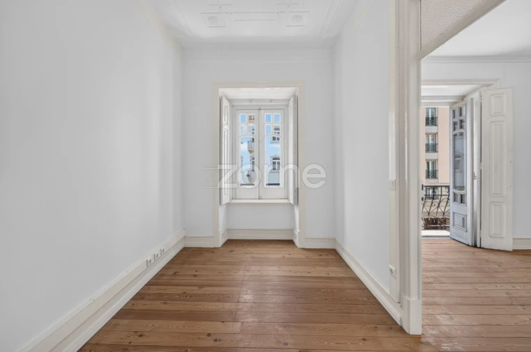 Apartamento T6 para Venda em Avenidas Novas Foto 17