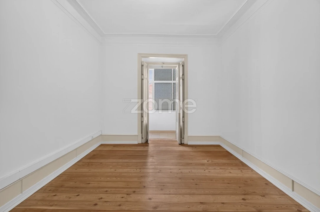 Apartamento T6 para Venda em Avenidas Novas Foto 27