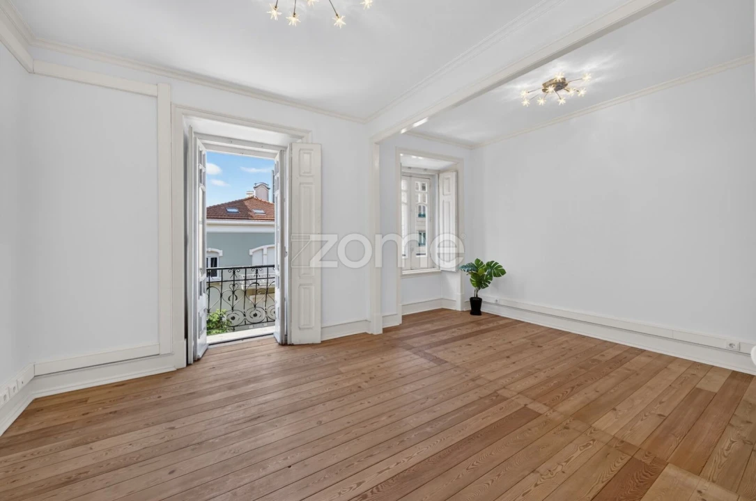 Apartamento T6 para Venda em Avenidas Novas Foto 10