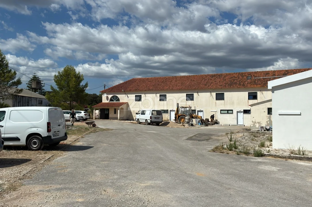 Prédio para Venda em Bugalhos Foto 1
