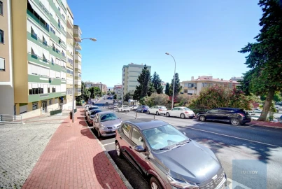 Apartamento T3 para Venda em Oeiras e São Julião da Barra, Paço de Arcos e Caxias