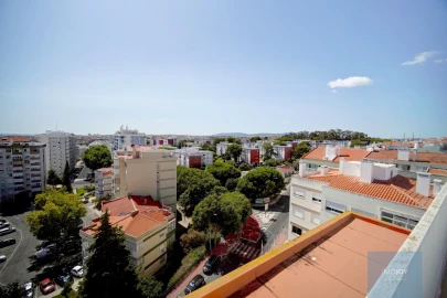 Apartamento T3 para Venda em Oeiras e São Julião da Barra, Paço de Arcos e Caxias
