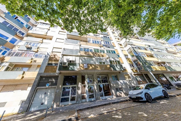 Apartamento T3 para Venda em Lumiar Foto 5