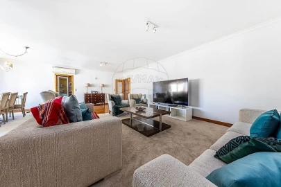 Apartamento T4 para Venda em Lumiar
