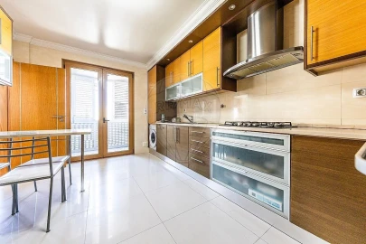 Apartamento T4 para Venda em Lumiar