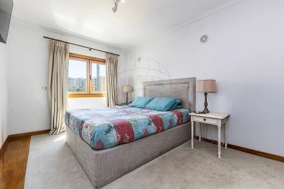 Apartamento T4 para Venda em Lumiar