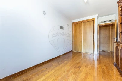 Apartamento T4 para Venda em Lumiar