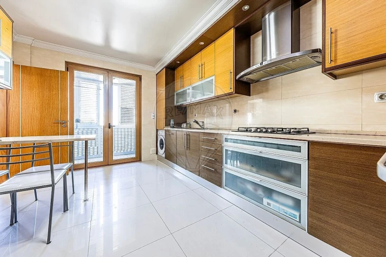 Apartamento T4 para Venda em Lumiar Foto 14