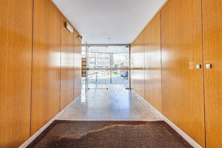 Apartamento T4 para Venda em Lumiar Foto 3