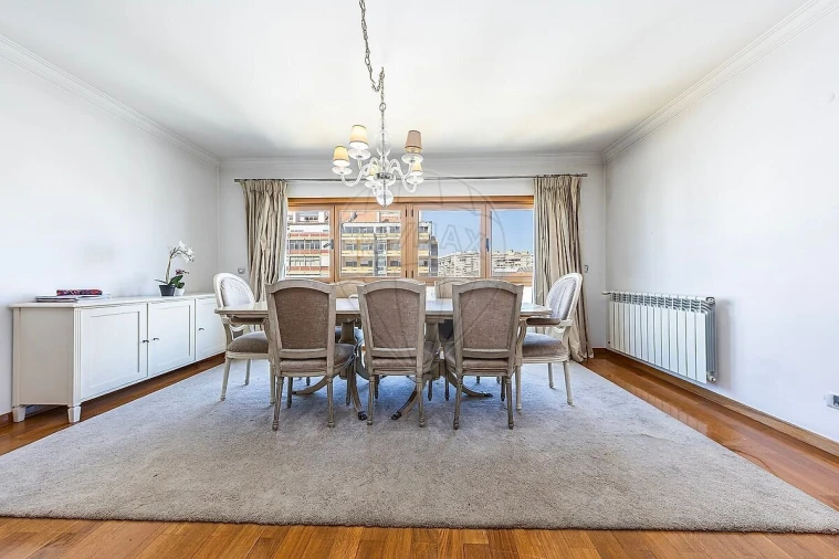 Apartamento T4 para Venda em Lumiar Foto 8