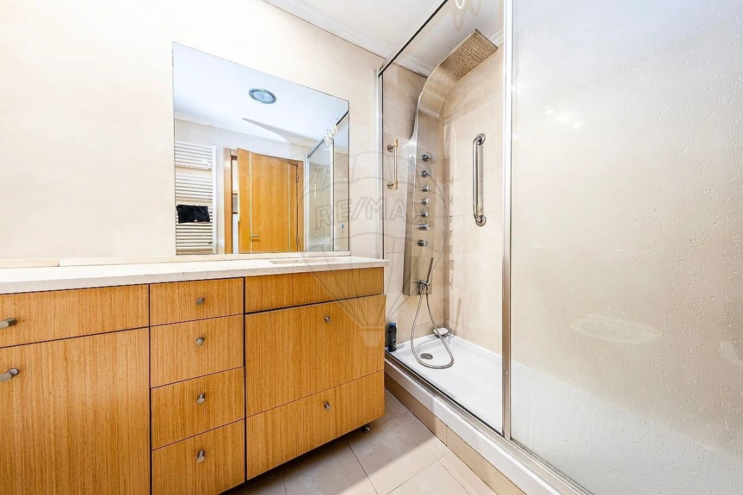 Apartamento T4 para Venda em Lumiar Foto 28