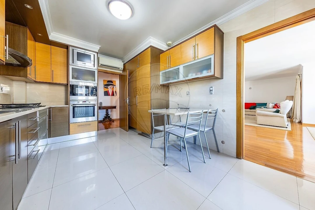 Apartamento T4 para Venda em Lumiar Foto 10