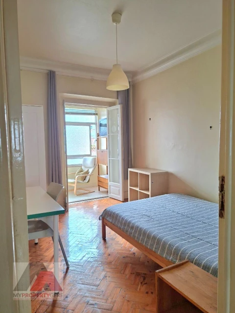 Apartamento T3 para Arrendamento em Alcantara