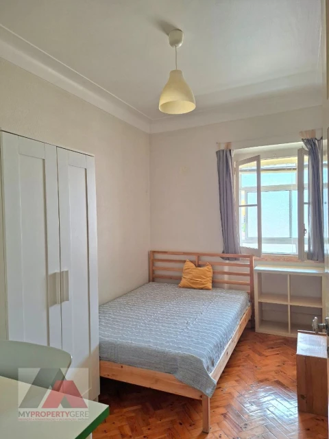 Apartamento T3 para Arrendamento em Alcantara