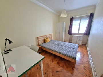 Apartamento T3 para Arrendamento em Alcantara