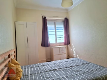 Apartamento T3 para Arrendamento em Alcantara