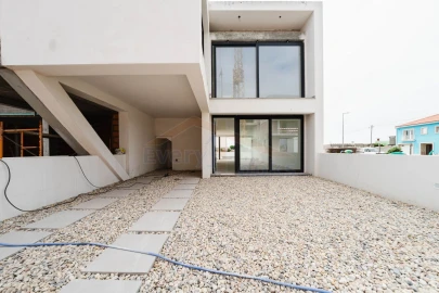 Moradia T3 para Venda em Ferrel