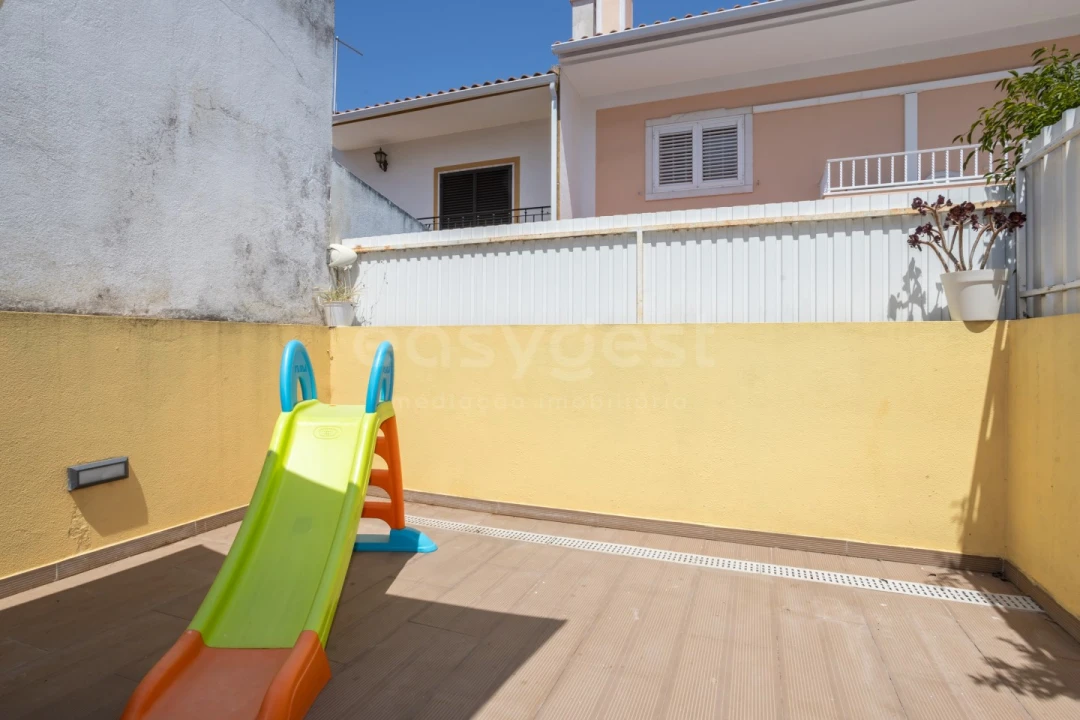 Moradia T2 para Venda em Amora Foto 33