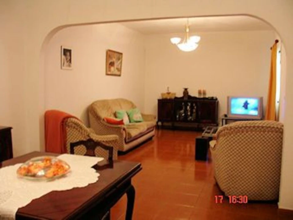 Moradia T5 para Venda em Rabo de Peixe Foto 10