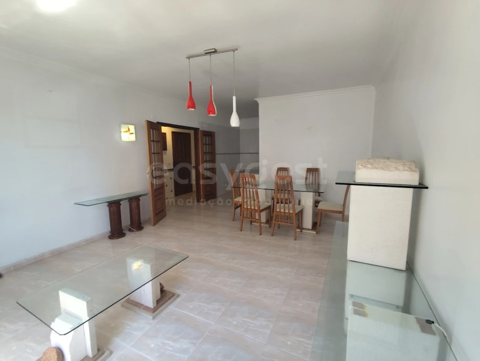Apartamento T2 para Venda em Algueirão-Mem Martins Foto 2