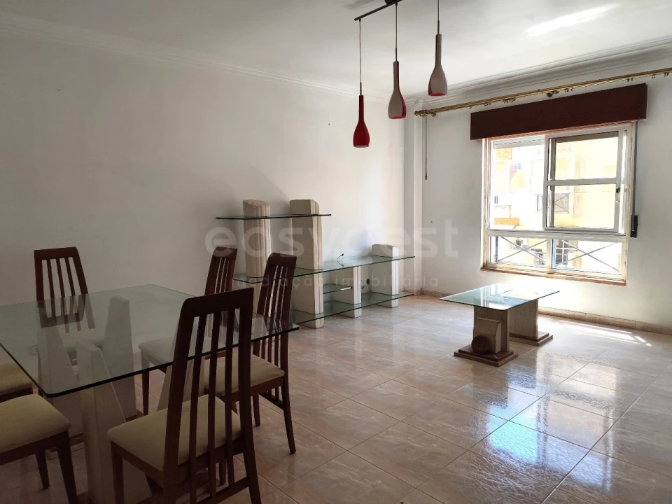 Apartamento T2 para Venda em Algueirão-Mem Martins Foto 4