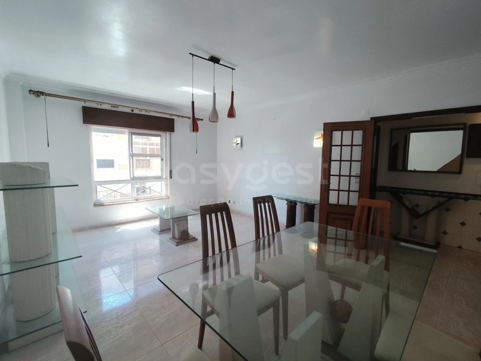 Apartamento T2 para Venda em Algueirão-Mem Martins Foto 5