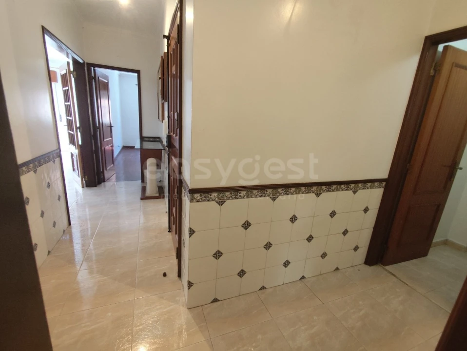 Apartamento T2 para Venda em Algueirão-Mem Martins Foto 6