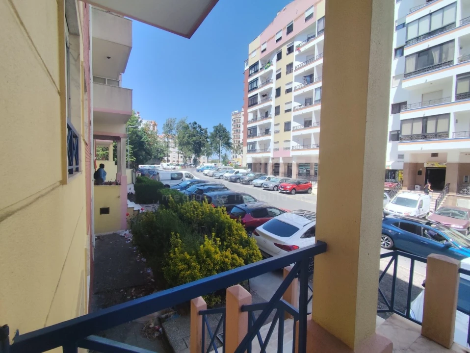 Apartamento T2 para Venda em Algueirão-Mem Martins Foto 23