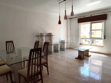 Apartamento T2 para Venda em Algueirão-Mem Martins