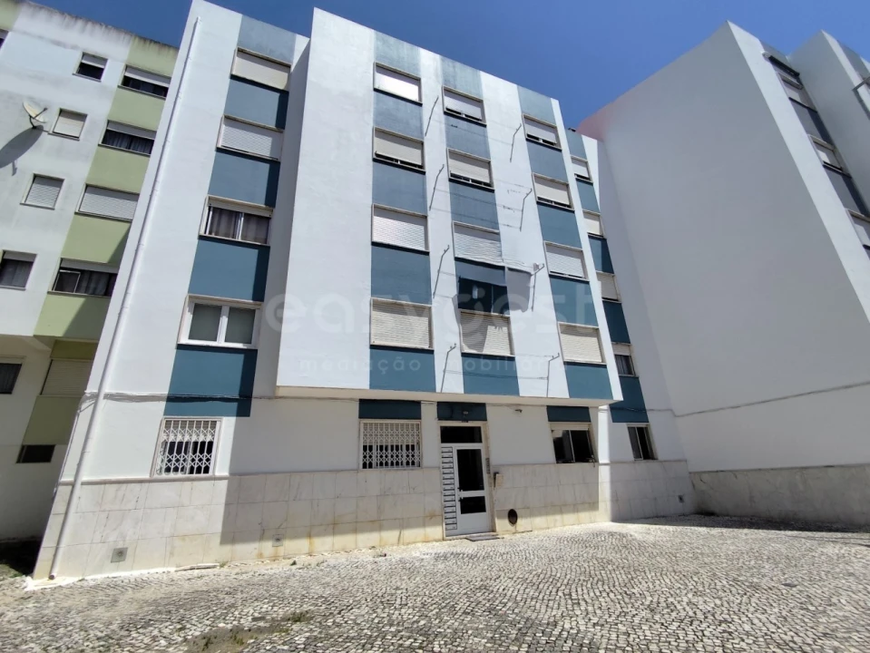 Apartamento T3 para Venda em Cacém e São Marcos Foto 1