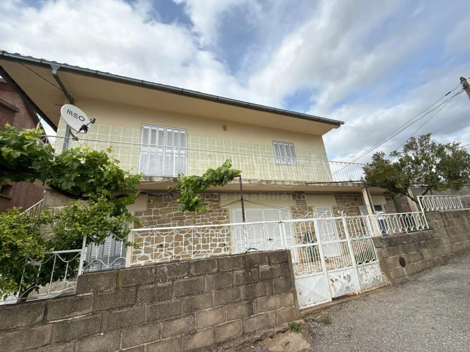 Moradia T6 para Venda em Urros e Peredo dos Castelhanos Foto 2