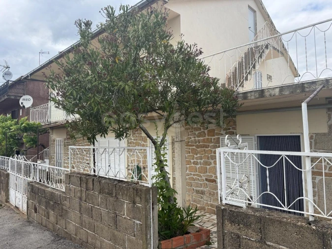 Moradia T6 para Venda em Urros e Peredo dos Castelhanos Foto 3