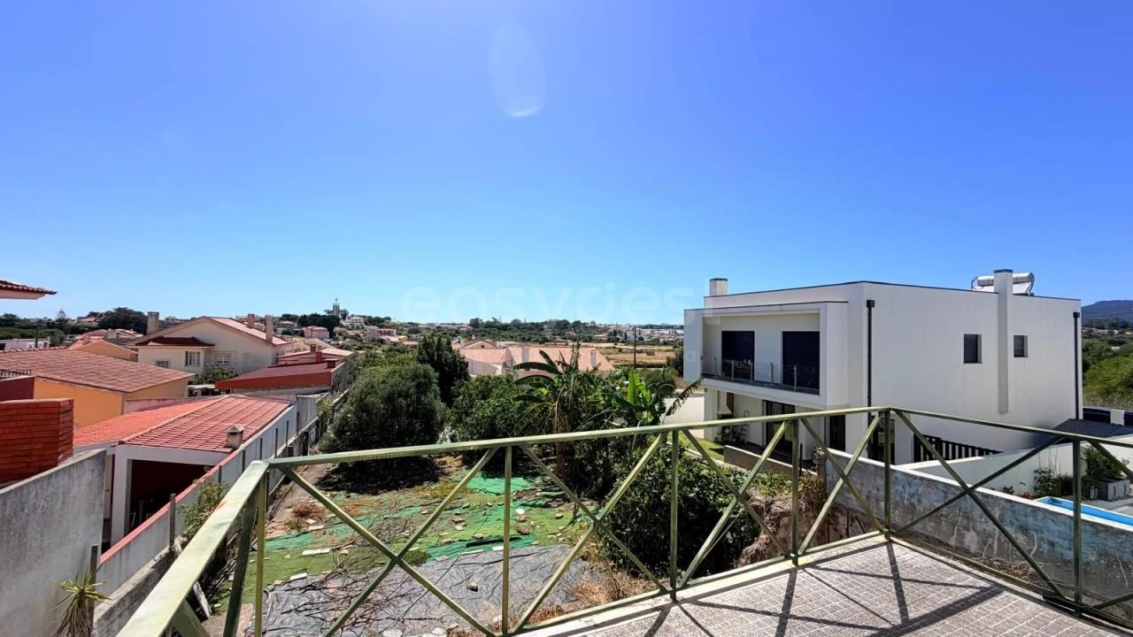 Moradia T4 para Venda em Alcabideche Foto 12