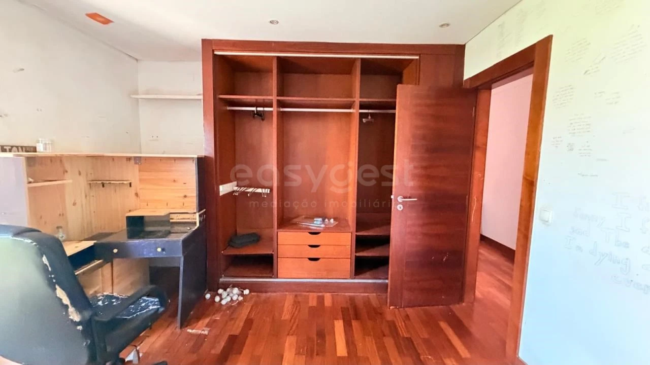 Moradia T4 para Venda em Alcabideche Foto 25