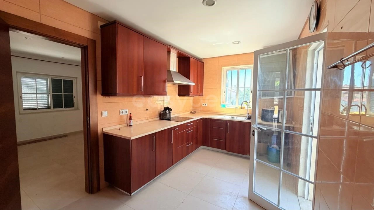 Moradia T4 para Venda em Alcabideche Foto 30