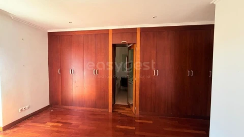 Moradia T4 para Venda em Alcabideche
