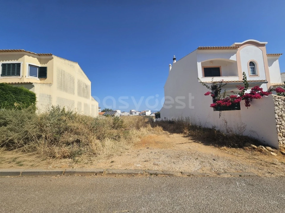 Terreno para Venda em Estômbar e Parchal Foto 1