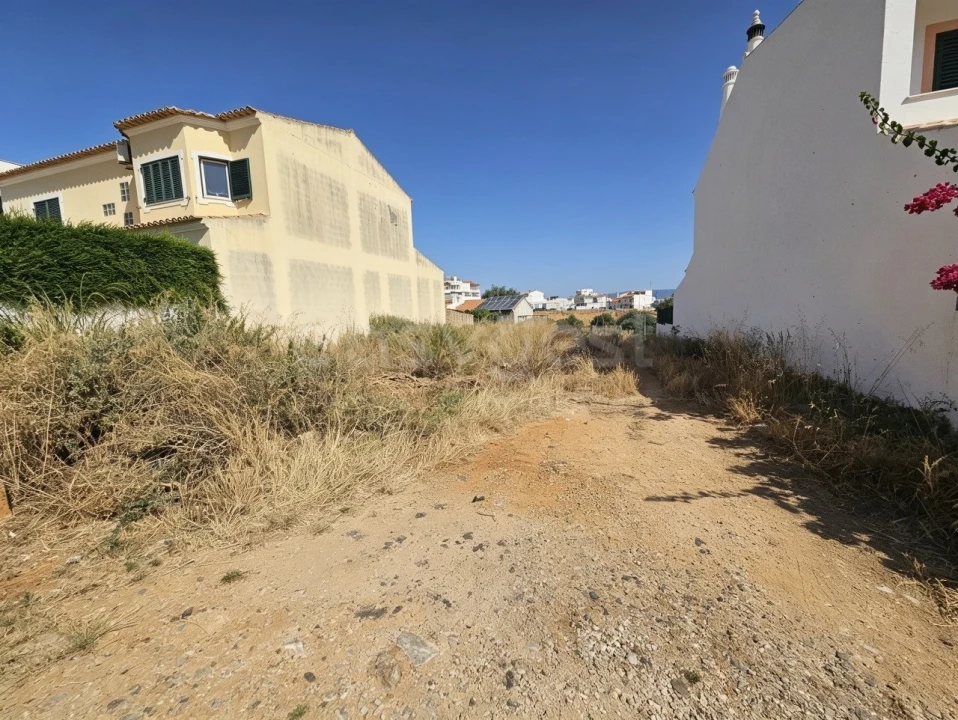 Terreno para Venda em Estômbar e Parchal Foto 3