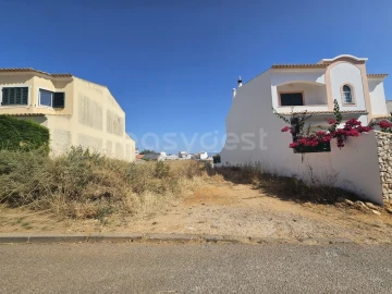 Terreno para Venda em Estômbar e Parchal