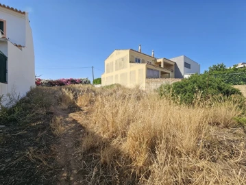 Terreno para Venda em Estômbar e Parchal