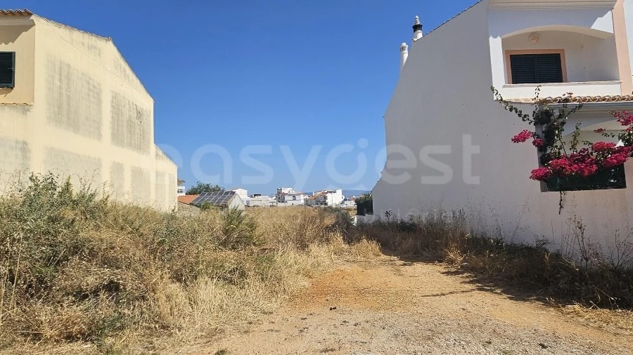 Terreno para Venda em Estômbar e Parchal