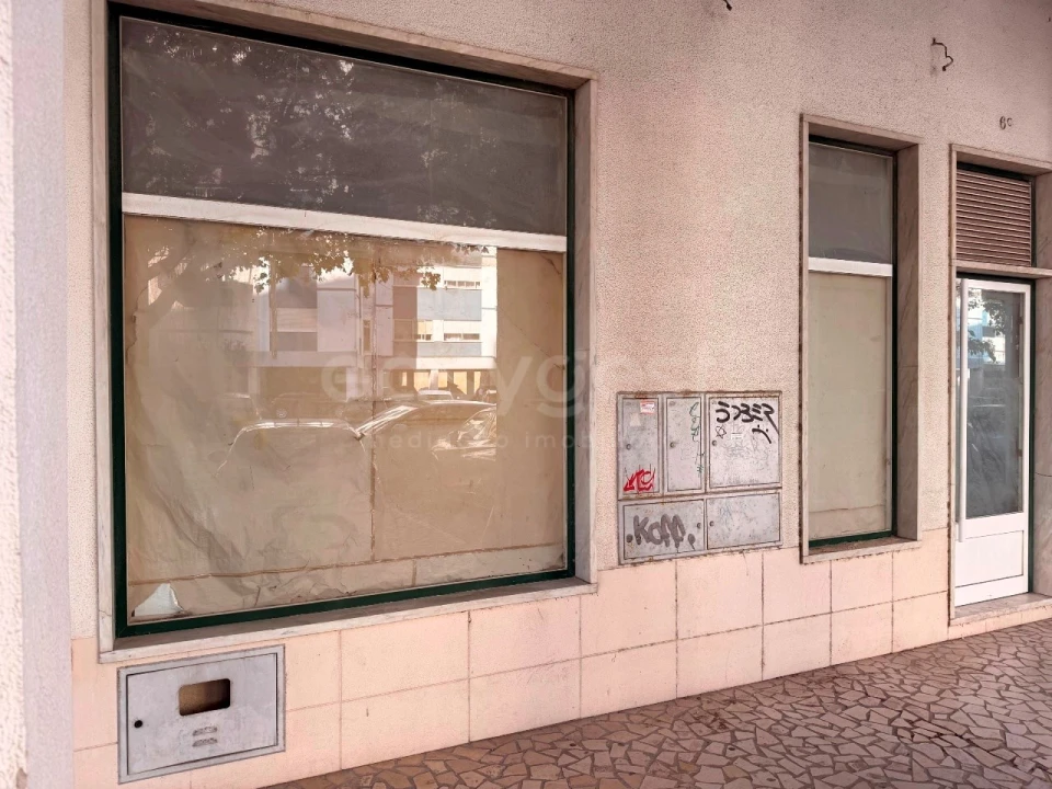 Loja para Venda em Setubal (São Sebastião) Foto 2