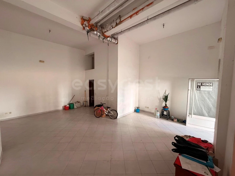 Loja para Venda em Setubal (São Sebastião) Foto 4