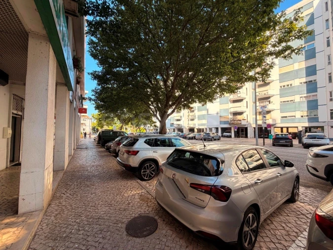 Loja para Venda em Setubal (São Sebastião) Foto 9