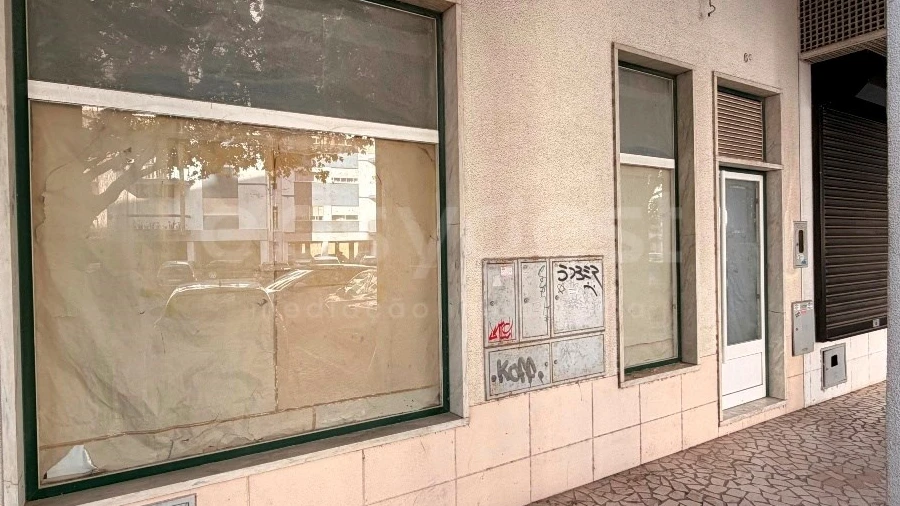 Loja para Venda em Setubal (São Sebastião)