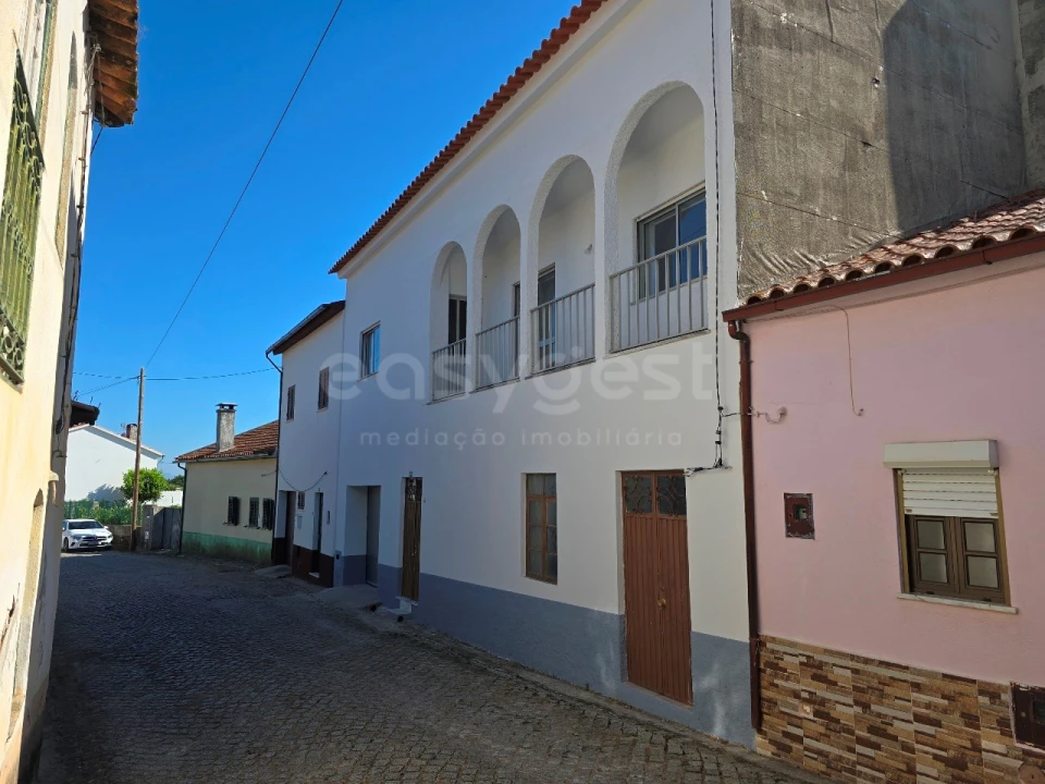 Moradia T3 para Venda em São João da Boa Vista Foto 32