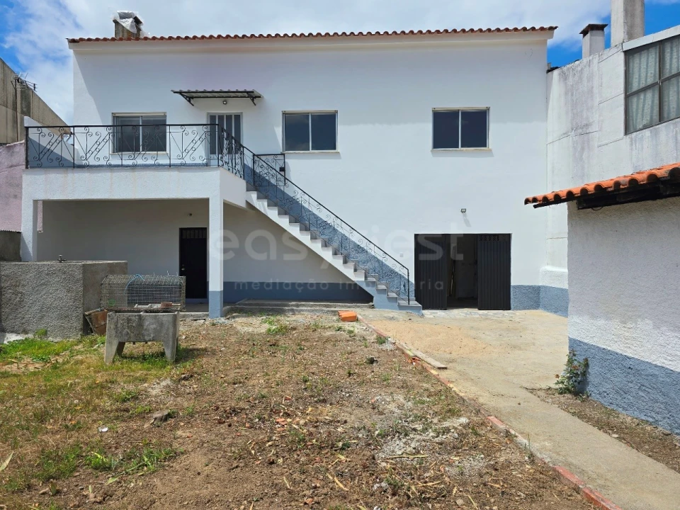 Moradia T3 para Venda em São João da Boa Vista Foto 34